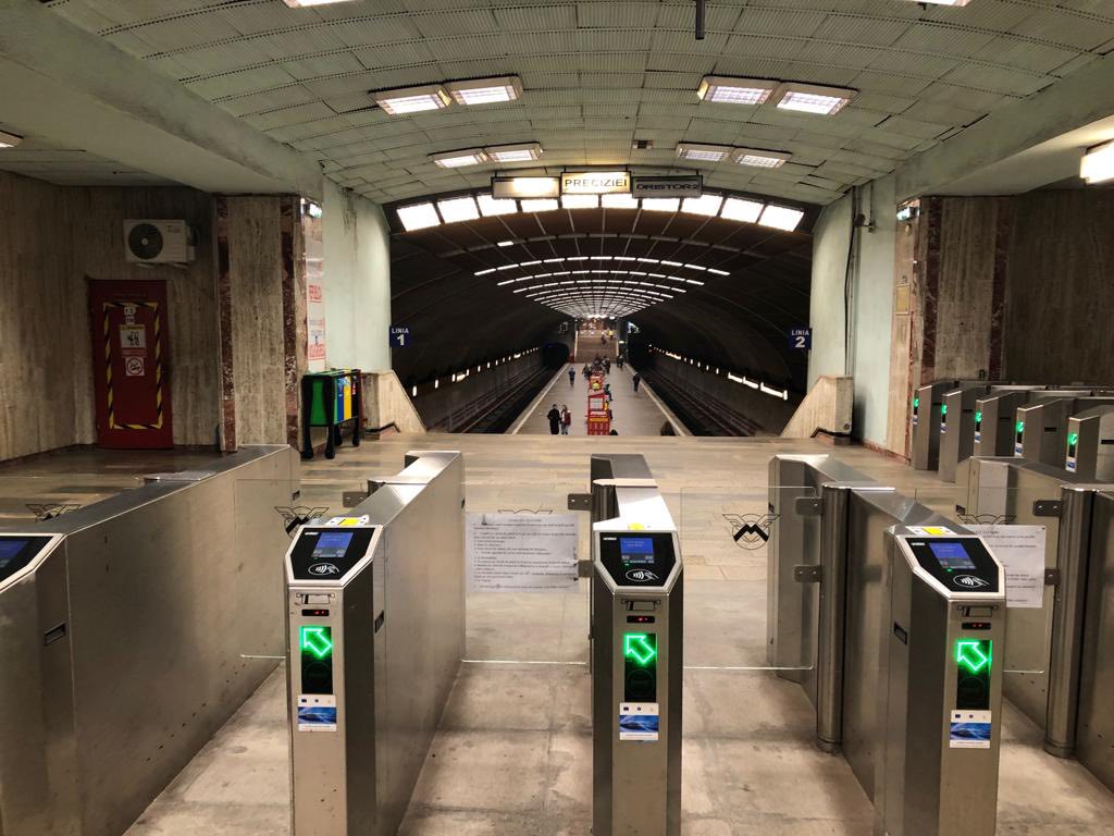 Curtea Constituțională a României a decis recent să declare neconstituționale două acte normative care aveau un impact direct asupra modului în care administrarea construcțiilor legate de infrastructura de transport, în special cea aferentă rețelei de metrou din Capitală