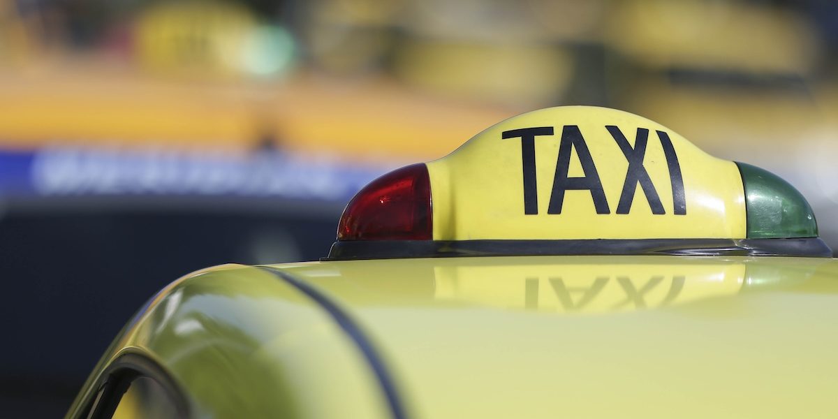 taxi-Bucuresti.jpeg - ReactiveNews