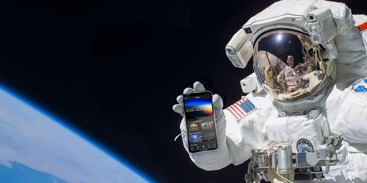 telefoanele-mobile-ajung-pe-luna-astronauti.jpg - ReactiveNews