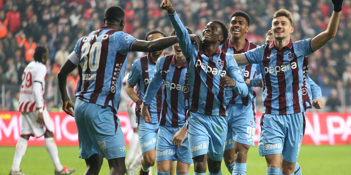 trabzonspor-samsunda-3-puani-3-golle-aldi-cgpw.jpg - ReactiveNews