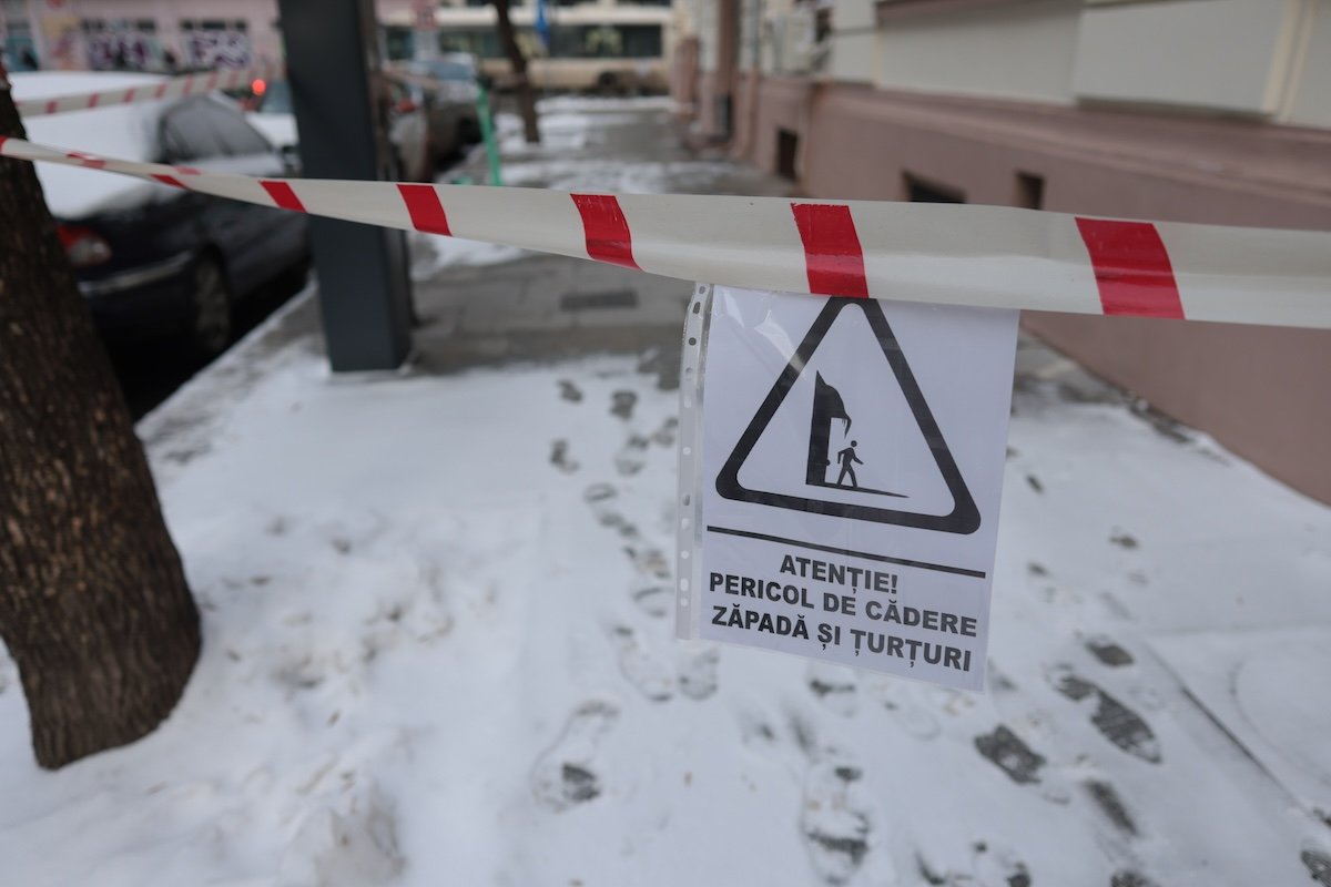 Ninge în București și continuă valul de temperaturi scăzute