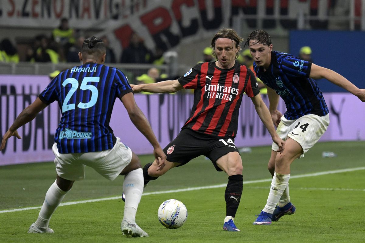 AC Milan a cucerit victoria în derby-ul rivalilor de la Inter, scor 1-0, în meciul din etapa a 28-a a Serie A, o înfruntare care nu doar că a reușit să echilibreze statistica poziției în clasament, dar și să reducă din distanța față de lider