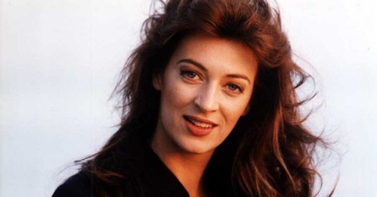 La data de 9 martie 2006, un accident rutier tragic pe DN1 a răpit viețile Laurei Stoica, una dintre cele mai iubite voci ale muzicii românești din anii ’90