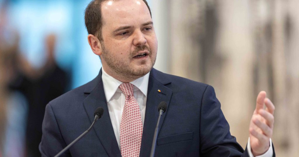 Ministrul Sănătății răspunde nemulțumirii unui pacient cronric: „Nu deranjați, vă tratăm cu respect”
