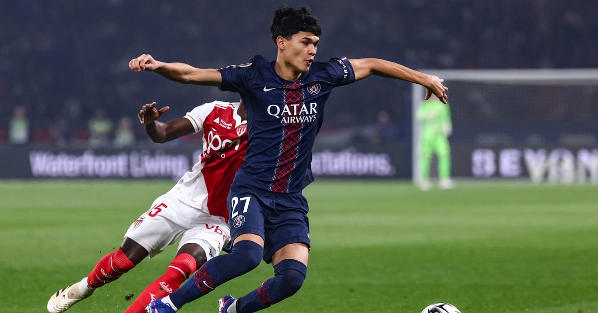 Dro Fernandez, tânărul atacant de 18 ani al PSG, a scris o pagină importantă în istoria clubului francez, după ce a marcat un gol decisiv în victoria echipei sale cu 4-0 în meciul de ieri împotriva lui Nice, din cadrul etapei a 27-a a Ligii 1