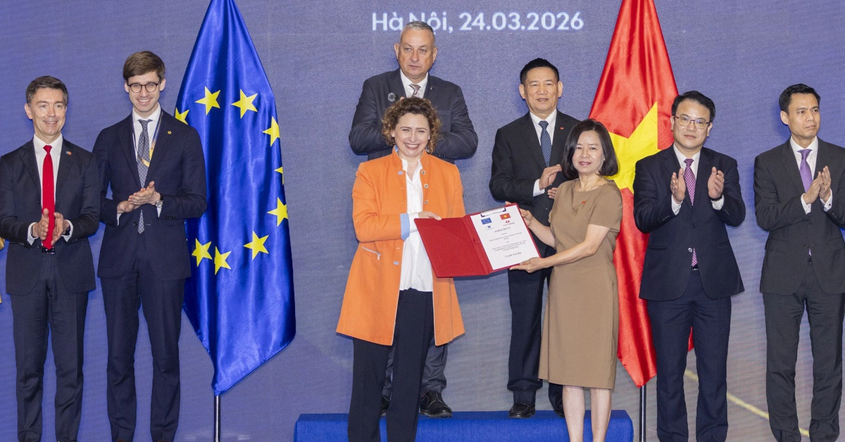 UE anunță investiții de peste 560 de milioane de euro în Vietnam pentru energie curată și transport durabil Un pachet de sprijin financiar de peste 560 de milioane de euro, anunțat de Uniunea Europeană în cadrul Forumului de afaceri și investiții UE-Vietnam de la Hanoi, marchează o etapă semnificativă în consolidarea parteneriatului strategic dintre cele două regiuni