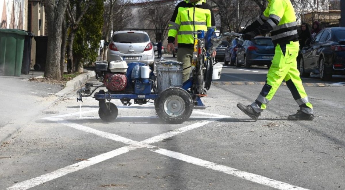 Primăria Sectorului 1 anunță demararea unei ample inițiative pentru creionarea unui număr mai mare de locuri de parcare de reședință, în efortul de a diminua problema constantă a spațiilor insuficiente în zonele aglomerate ale capitalei
