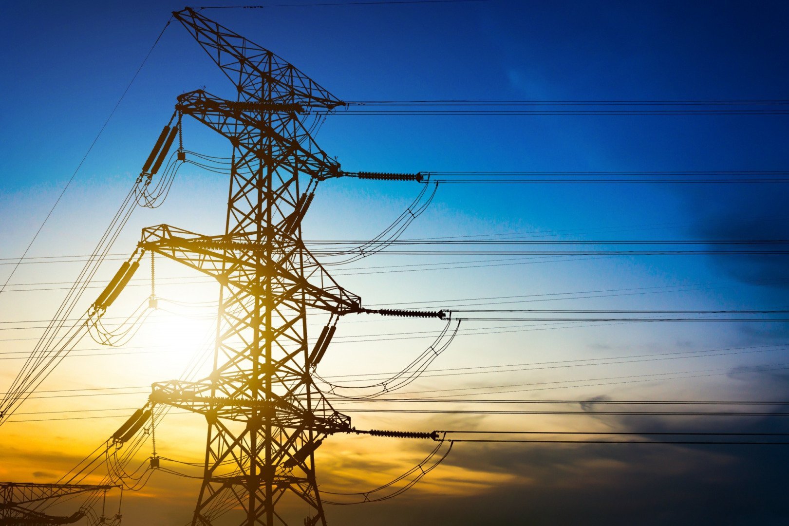 Premierul Ilie Boljan promite deblocarea rețelelor electrice pentru a reduce prețurile energiaiei Premierul Ilie Boljan a făcut un anunț important despre viitorul sectorului energetic din România, promițând implicare directă în deblocarea capacităților de rețea, pentru a calma criza prețurilor care a dominat piața de energie în ultimele luni