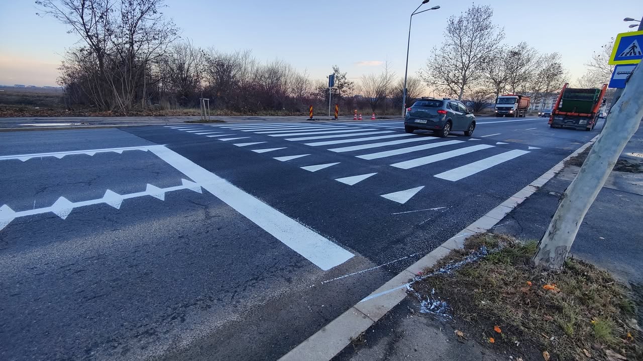 Proiectul controversat al trecerilor de pietoni supraînălțate din Sectorul 3 al Capitalei revine în centrul atenției pentru a patra oară, iar planurile inițiale de modernizare capătă o nouă față, în ciuda cifrelor și costurilor care discutabil cresc pe măsură ce încercările de implementare se tot amână