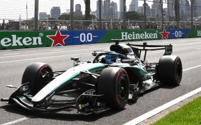 Mercedes domină calificările, Verstappen se accidentează în Q1 la GP Australia