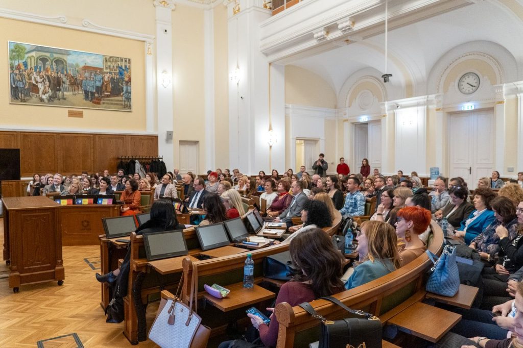 PNL anunță noul ministru al Educației: profesorul universitar Mihai Dimian, în pole position pentru portofoliu Biroul Politic Național al Partidului Național Liberal a ajuns luni la un acord major, stabilind nominalizarea oficială pentru funcția de ministru al Educației și Cercetării