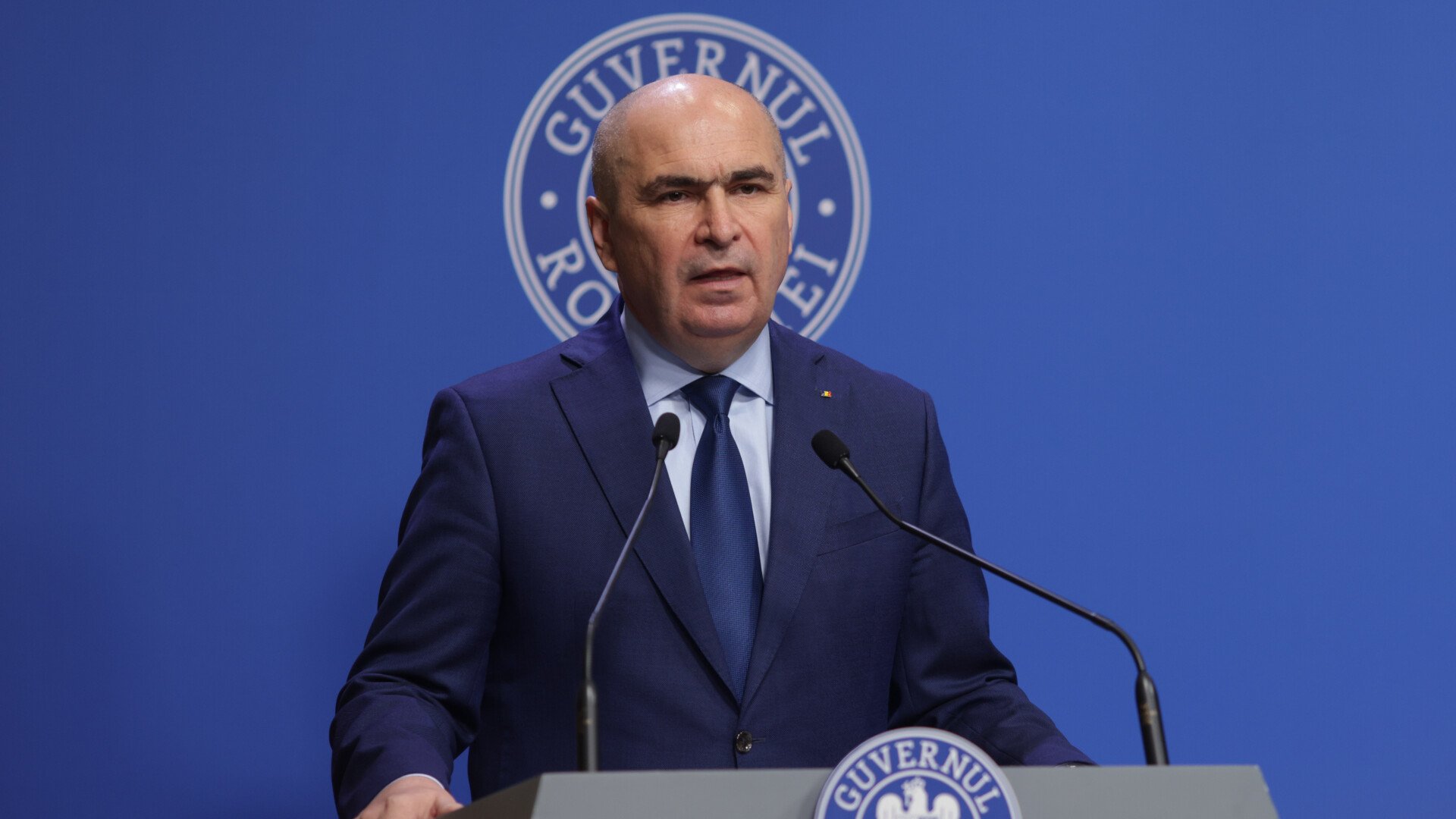 Premierul Bolojan susține conferință de presă după adoptarea bugetului pe 2026