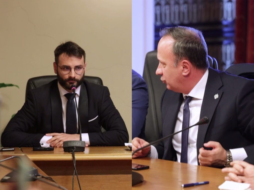 Deputatul USR Iulian Lorincz a sesizat Consiliul Național pentru Combaterea Discriminării după ce a fost martor la un comportament considerat inadecvat al colegului său de partid, deputatul PSD Adrian Câciu, în timpul unei ședințe a Comisiei pentru politică externă