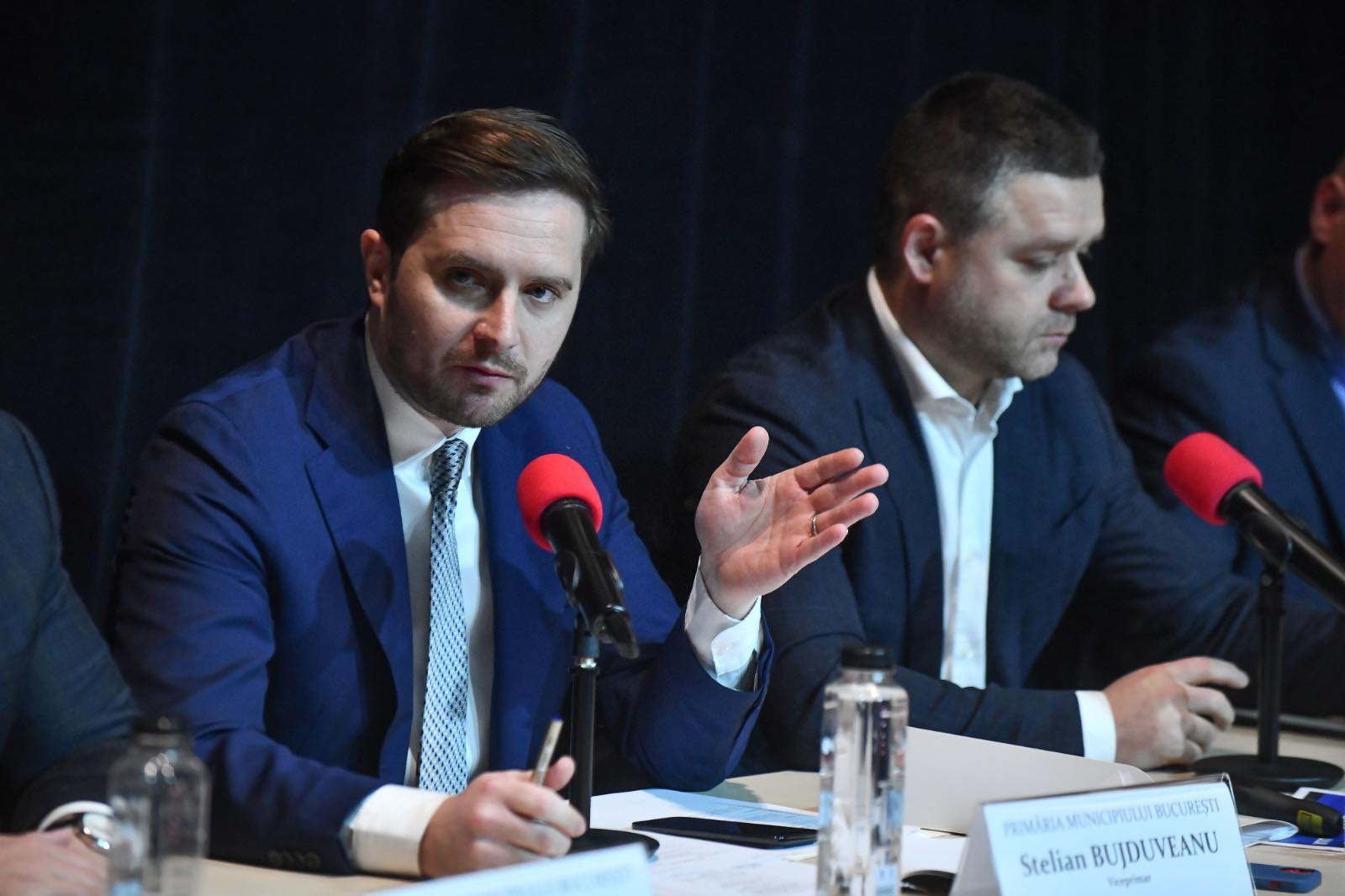 Stelian Bujduveanu, viceprimarul Capitalei din partea Partidului Național Liberal, a anunțat recent intenția autorităților de a combate graffiti-ul neautorizat în București printr-un plan concret de intervenție și reguli clarificate