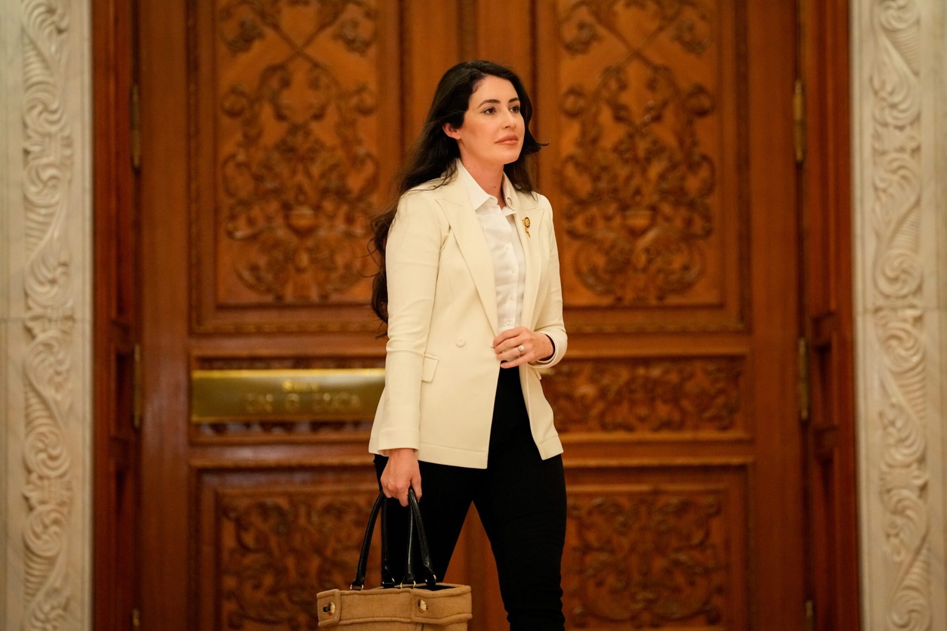 Parlamentari ruși sub sancțiuni la Capitol Hill: o vizită controversată care stârnește reacții dure O vizită organizată recent la Capitol Hill de către un grup de parlamentari ruși, aflați sub sancțiuni internaționale, a trezit valuri de indignare și critici din partea susținătorilor Ucrainei, precum și a unor oficiali americani, actuali și foști