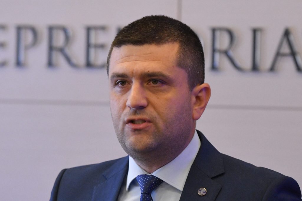 România, scena unor incidente cu impact major asupra securității naționale, a fost recent martora unor evenimente care ridică întrebări cu privire la vulnerabilitatea spațiului aerian și la poziția militară în fața tensiunilor din regiune