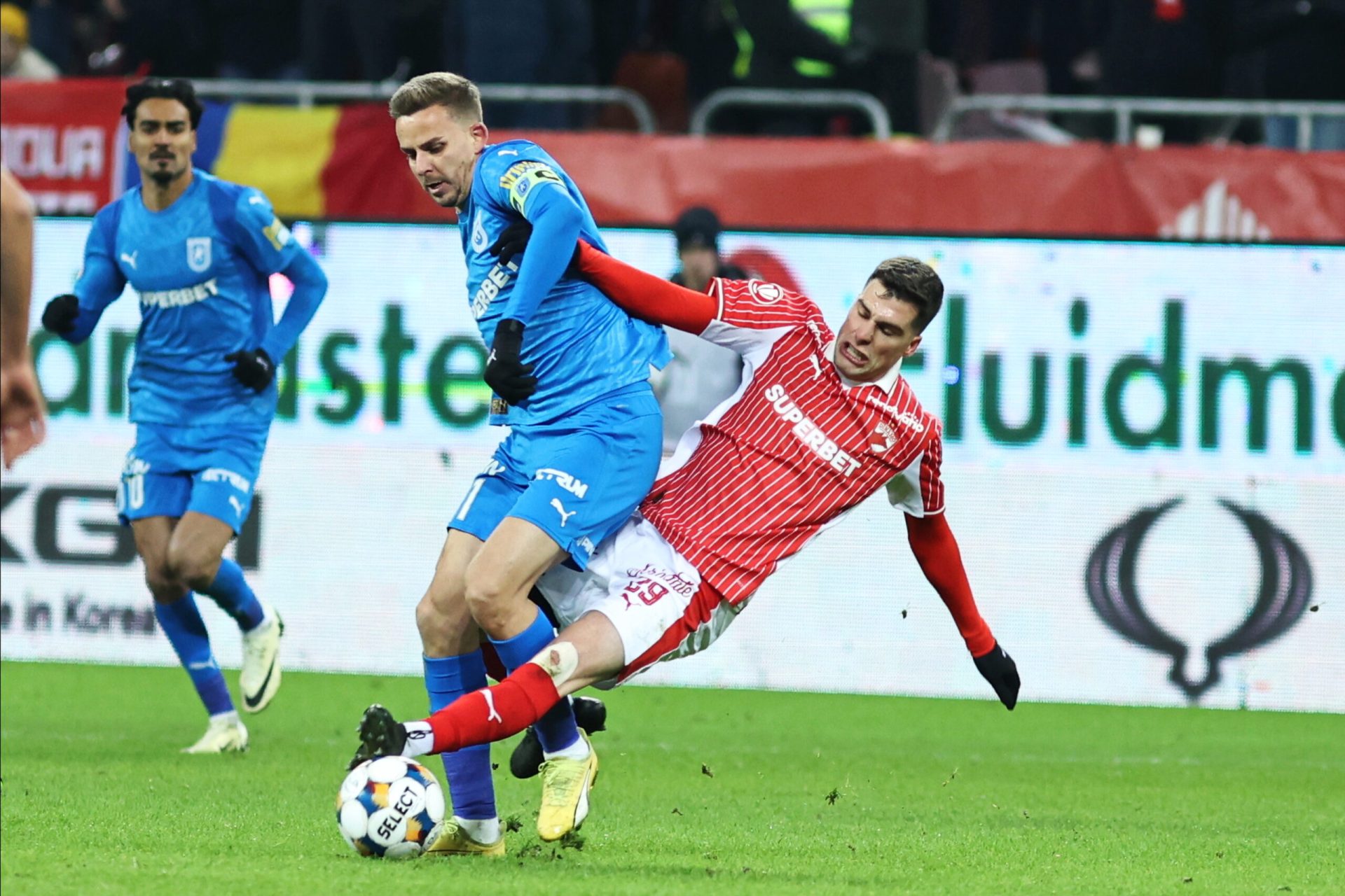 Meci crucial pentru suporterii din SuperLigă: Dinamo București primește vizita Universității Craiova într-un joc tensionat programat pentru joi Joi seară, Stadionul Dinamo din București va fi gazda unui duel important în Liga I de fotbal, suporterii fiind așteptați cu sufletul la gură pentru meciul dintre FC Dinamo 1948 și CS Universitatea Craiova, începând cu ora 20:30