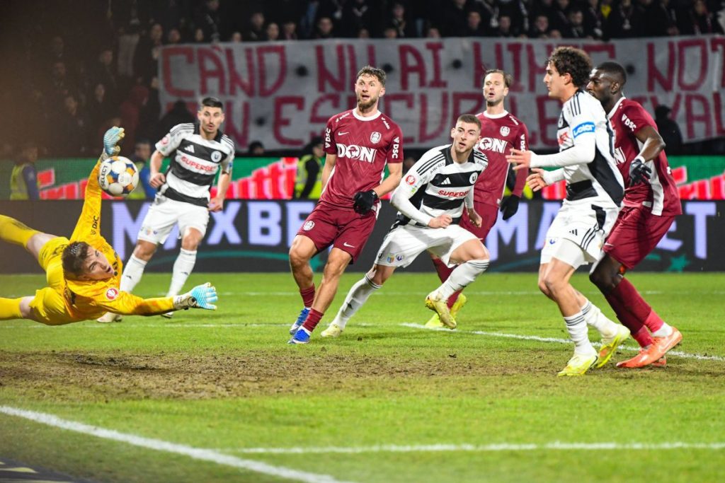 Mihai Popa, goalkeeperul de la CFR Cluj, va fi, cel mai probabil, absent din echipa la meciul crucial cu Universitatea Craiova, programat pe 6 aprilie, în runda a treia din play-off