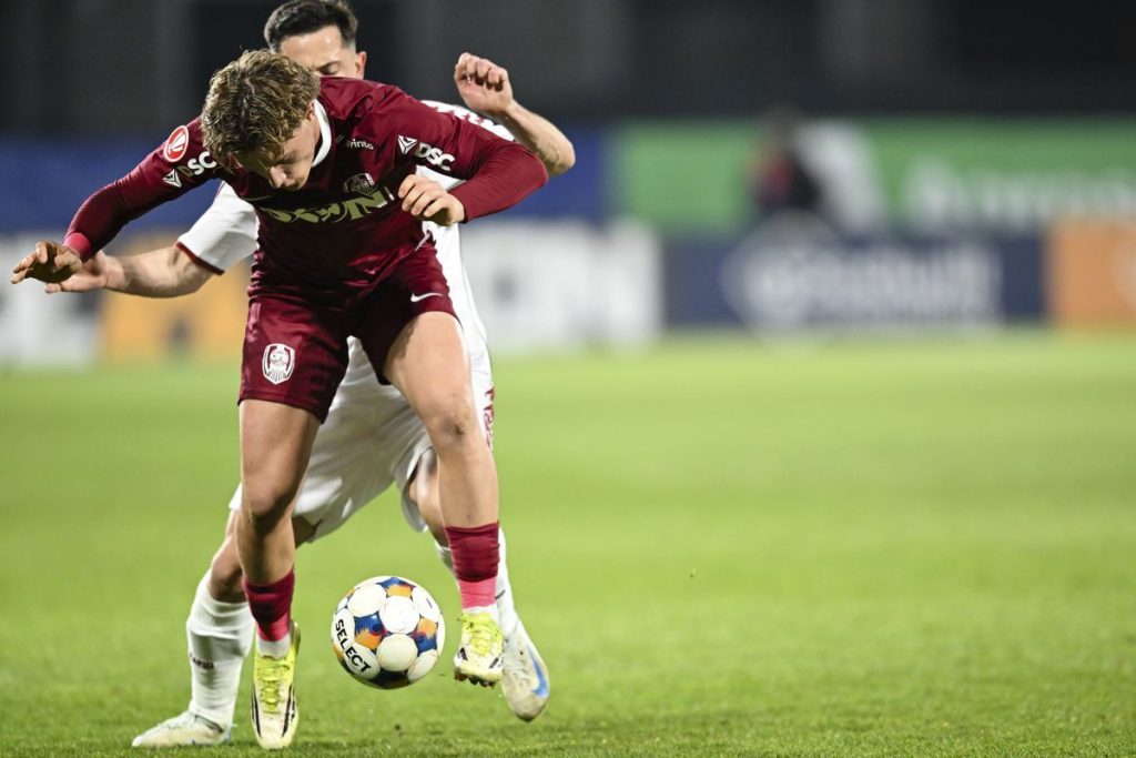 CFR Cluj și Rapid se întâlnesc în cel mai așteptat meci al etapei a 2-a din play-off-ul Ligii 1 Unul dintre cele mai fierbinți dueluri ale sezonului a debutat în această seară pe stadionul „Dr