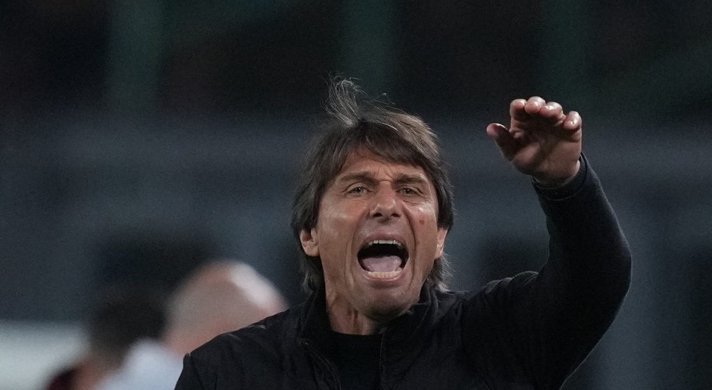 Napoli visează trofeu și calificare în Champions League
