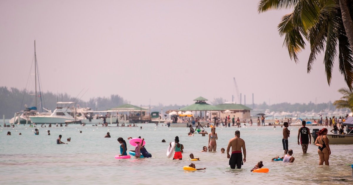 Mai mult de jumătate dintre locuitorii din Santo Domingo participă rar sau deloc la activități turistice locale, dezvăluie un studiu recent realizat de Centro de Estudios de Turismo y Desarrollo Local (Cetdel), în colaborare cu Quantum Analytics și Universidad Iberoamericana (Unibe)