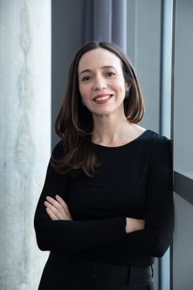 RetuRO anunță numirea Adela Smeu în funcția de CEO, un pas important în eforturile companiei pentru consolidarea sistemului de returnare și reciclare a ambalajelor din România RetuRO, administratorul Sistemului de Garanție-Returnare (SGR) din România, a făcut un pas strategic major în direcția dezvoltării durabile a sistemului național de gestionare a deșeurilor de ambalaje, prin numirea Adela Smeu în poziția de Director General, cu începere de pe 19 martie 2026