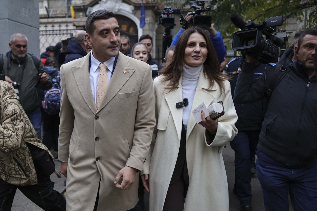 George Simion neagă zvonurile despre o eventuală ruptură în partidul AUR Liderul AUR, George Simion, a venit miercuri cu o reacție vehementă în fața zvonurilor care circulă în ultimele zile legate de o posibilă divizare a formațiunii politice naționalist-conservatoare