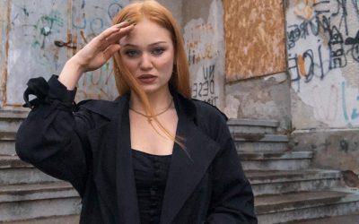 Andreea-Anita-condusa-pe-ultimul-drum.-Momente-sfasietoare-la-inmormantare.jpg - ReactiveNews