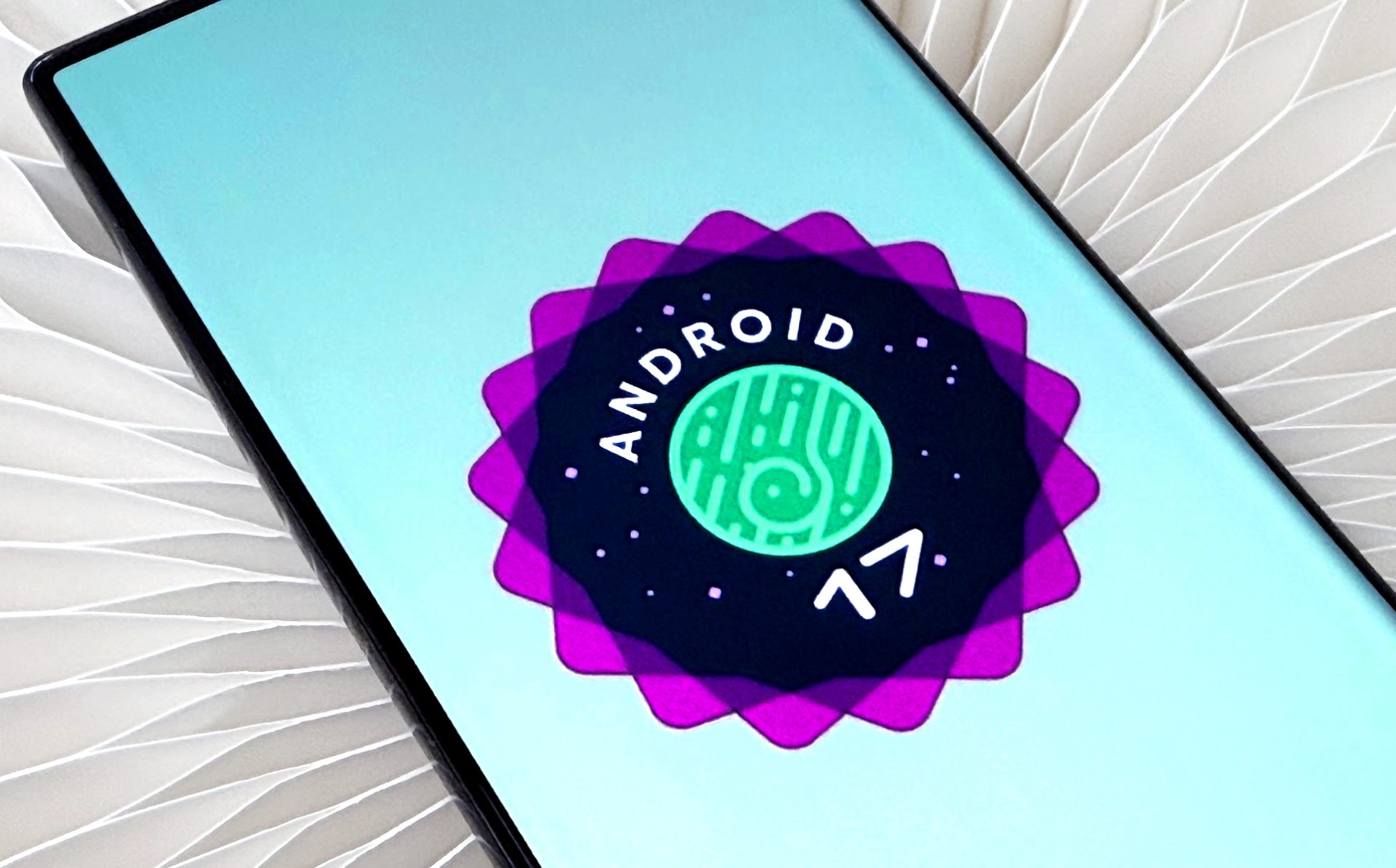 Google face un pas important în îmbunătățirea experienței fotografice pe telefoanele Android, odată cu lansarea versiunii Beta 3 pentru Android 17