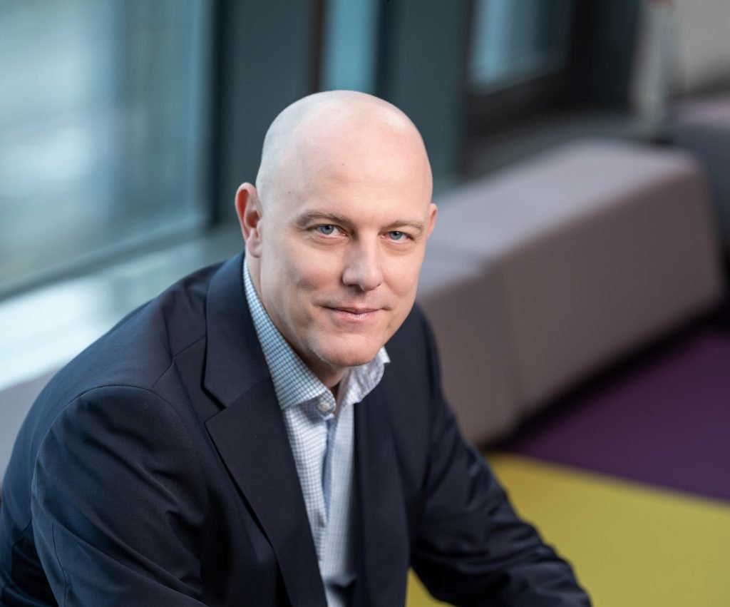 Carrefour România a anunțat recent numirea lui Arnaud Dussaix în funcția de Director al Departamentului de Achiziții și Aprovizionare, poziție care intră în vigoare începând cu 13 martie