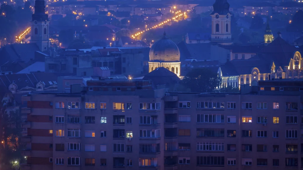 Proprietarii de apartamente care încearcă să reducă artificial contribuțiile la fondul comun al asociației de proprietari nu sunt un fenomen nou, însă situațiile recente au scos la lumină metode cel puțin ingenioase, dar total inechitabile