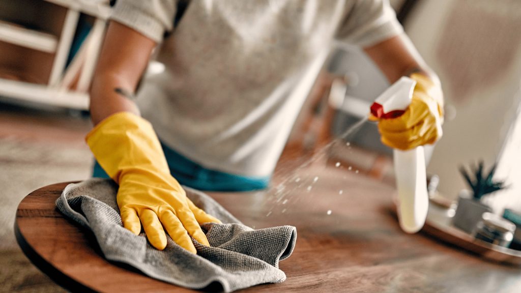 Distincția între igienizare și dezinfectare devine din ce în ce mai relevantă în contextul în care populația mondială devine tot mai conștientă de importanța siguranței și prevenirii bolilor transmisibile