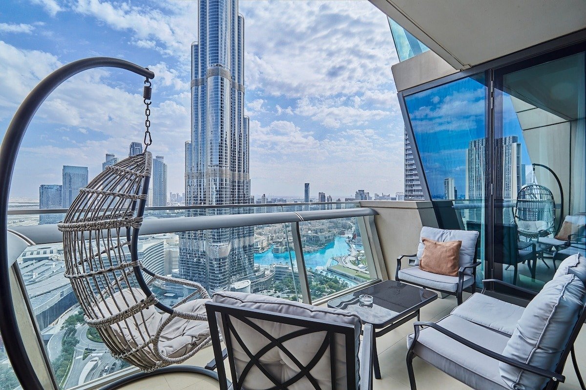 Cumpărătorii români au un ochi tot mai atent către Dubai, iar piața imobiliară din Orașul de Aur înregistrează o creștere notabilă a interesului și a investițiilor