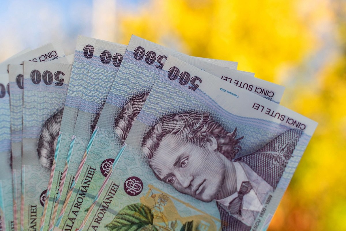 Salariile mari în România nu se obțin peste noapte și nu sunt accesibile pentru toți aceia care pășesc pentru prima oară în câmpul muncii