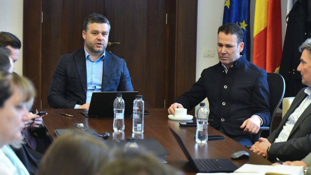 Primarii Capitalei și ai Sectorului 3 colaborează pentru modernizarea Bucureștiului Primarul general al Bucureștiului, Ciprian Ciucu, și primarul Sectorului 3, Robert Negoiță, au început discuțiile pentru a consolida colaborarea între administrațiile centrale și locale în vederea soluționării unor probleme esențiale ale capitalei