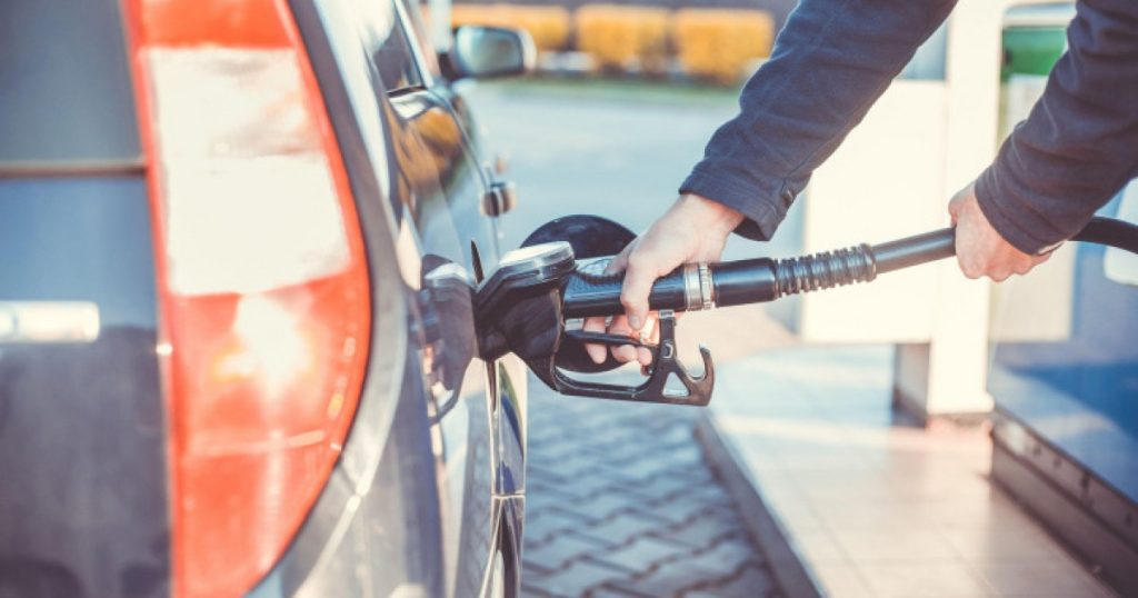 Ședința Coaliției: grup de lucru înființat pentru reducerea accizei la carburanți, plafonarea adaosului la alimente va fi prelungită