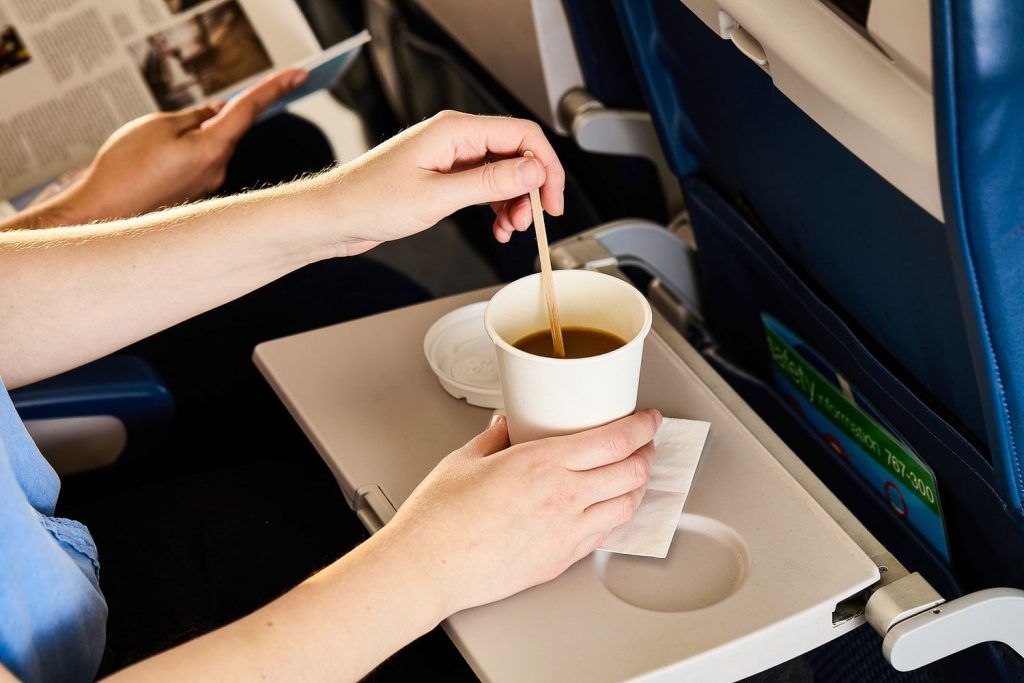 Studiile recente relevează noi sensuri ale alegerilor noastre alimentare și ale modului în care ne raportăm la consumul de cafea, carbohidrați și proteine