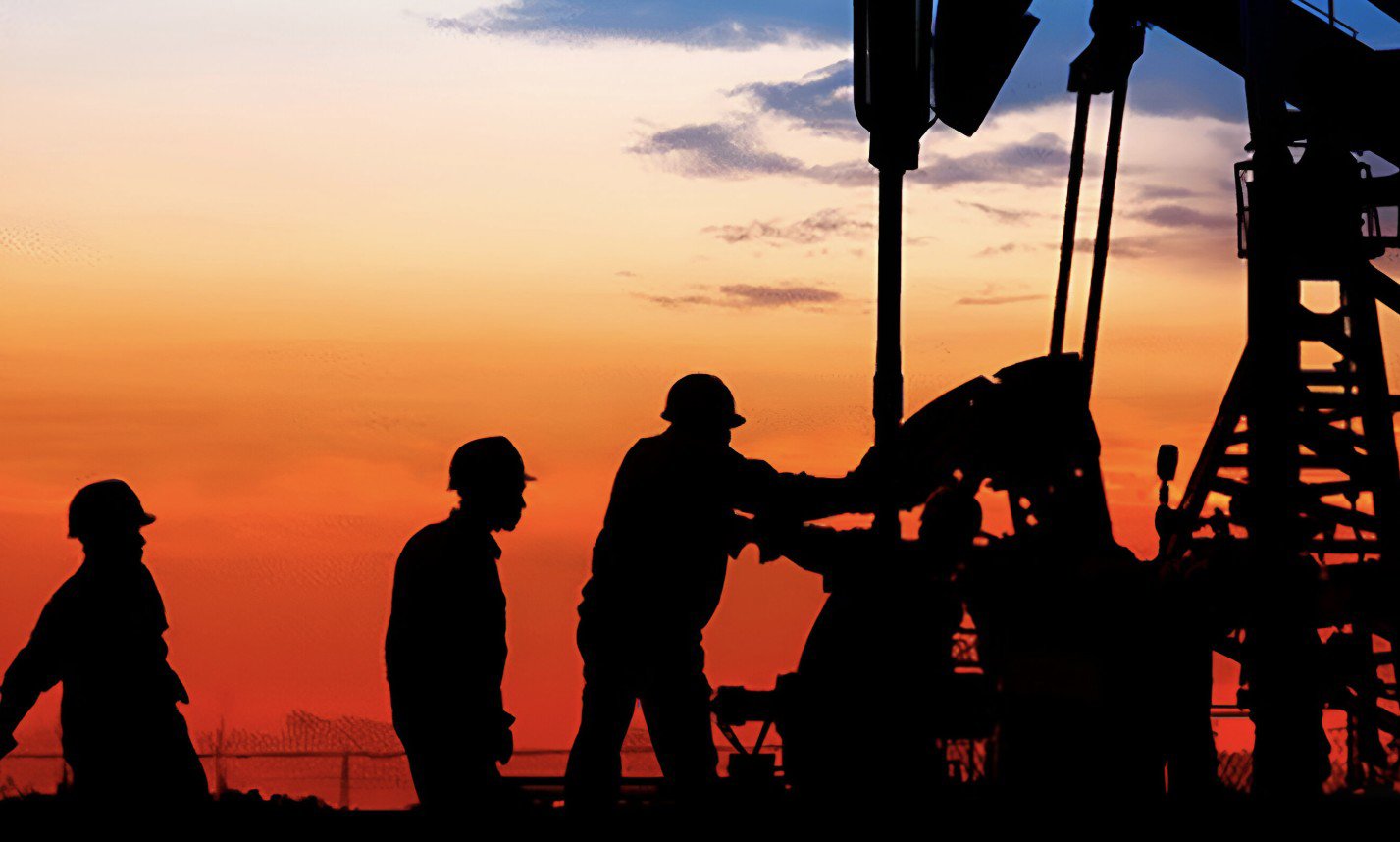 România nu produce suficient petrol pentru a-și satisface nevoile interne, iar perspectivele de creștere în domeniu sunt limitate, în ciuda percepției generale privind potențialul resurselor de energie ale țării