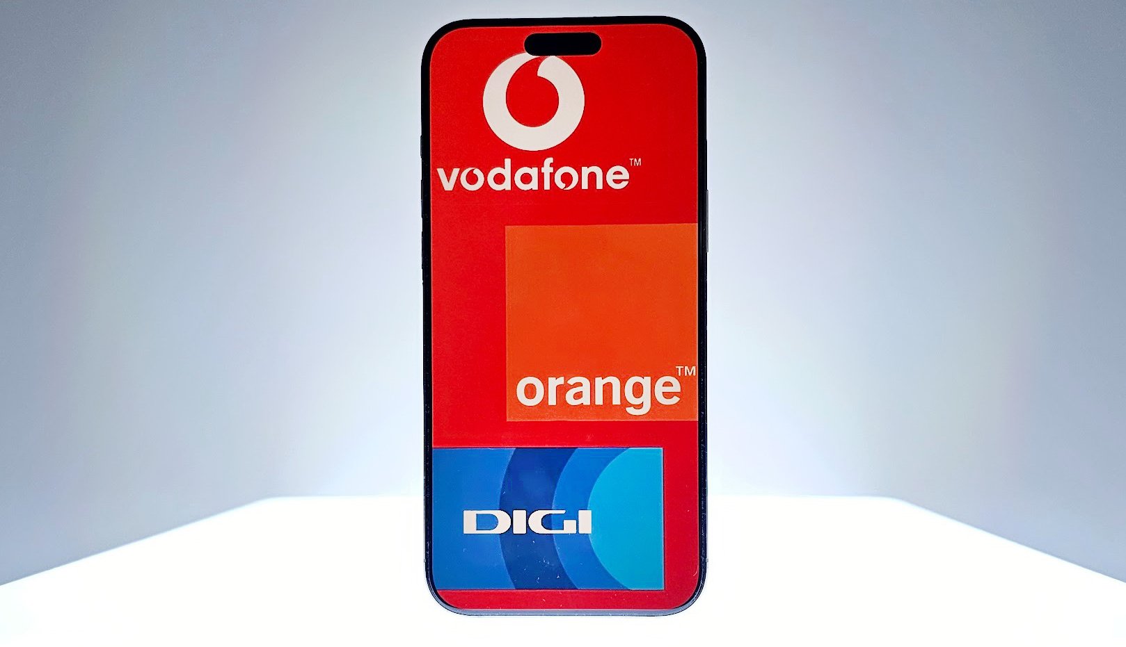 Operatorii de telefonie ar putea fi obligați să folosească același curs valutar pentru facturile în lei, pentru o transparență mai mare și protecție a consumatorilor Un proiect legislativ propune schimbări semnificative în modul în care operatorii de telefonie mobile și internet plătesc facturile pentru consumatorii români