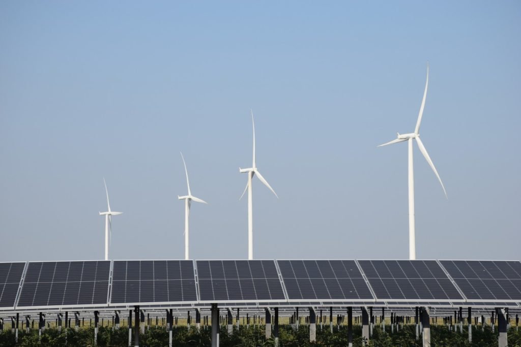 Revoluția energiei verzi din Europa reduce impactul creșterii prețurilor la energie din Iran