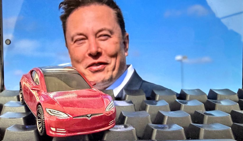 Tesla pregătește un nou capitol în dominația sa technologicală, anunțând intenția de a construi propria fabrică de cipuri, un proiect ambițios ce semnalează o schimbare semnificativă în strategia companiei