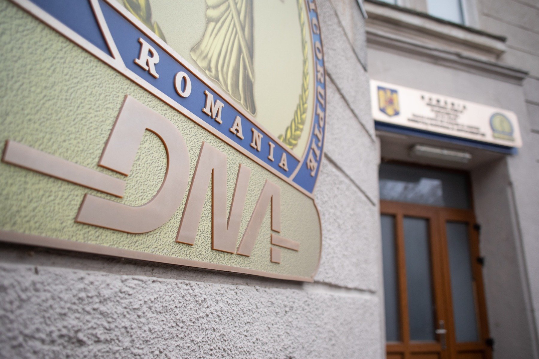Procurori DNA Timișoara în acțiune: verificări la Spitalul „Victor Babeș” din Timișoara Un nou episod în ancheta anticorupție din sistemul sanitar timișorean a fost declanșat marți, după ce Direcția Națională Anticorupție (DNA) Timișoara a început o serie de verificări la Spitalul de Boli Infecțioase și Pneumoftiziologie „Dr