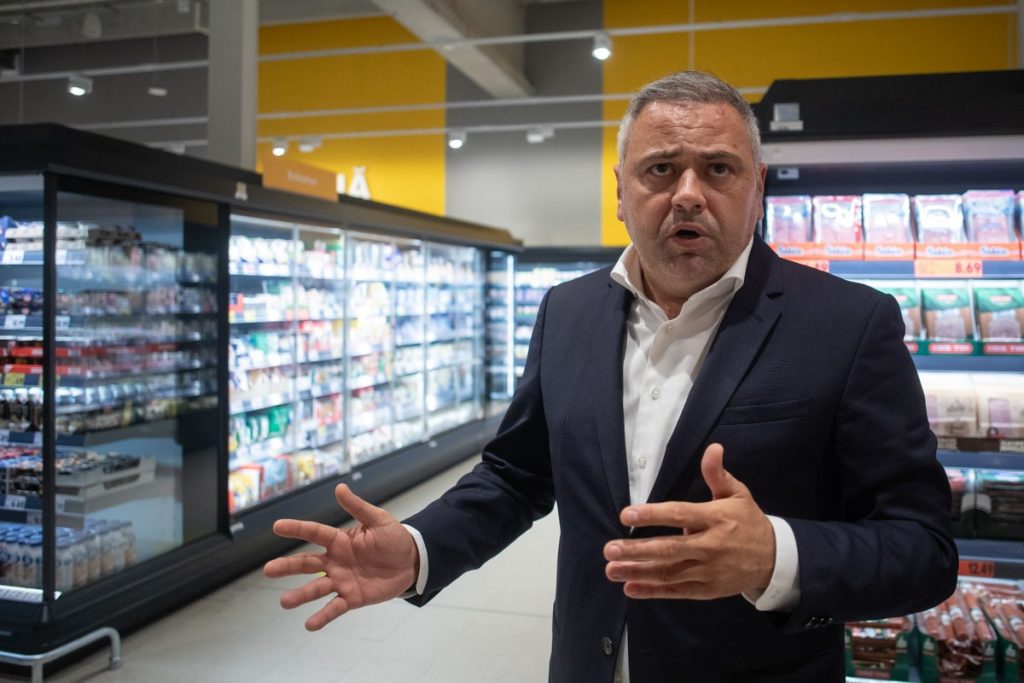 Ministrul Agriculturii cere Consiliului Concurenței verificarea adaosurilor din filiera alimentară