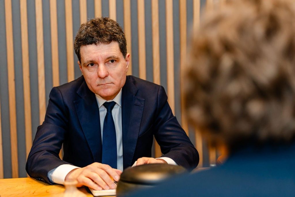 Reforma companiilor de stat, prioritate națională: Anul 2023, punctul de cotitură Președintele României, Klaus Iohannis, subliniază, după o discuție precisă la Bruxelles cu vicepremierul Oana Gheorghiu, că reformarea și digitalizarea companiilor de stat reprezintă o necesitate aproape urgentă pentru digitalizarea și modernizarea economiei țării