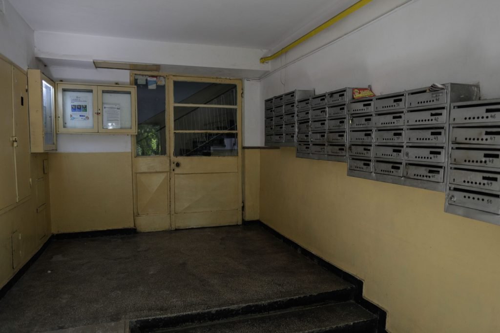 În Sectorul 1 al Capitalei, procesul de modernizare a lifturilor și de reabilitare termică a blocurilor înaintează cu pași rapidi, într-un efort concertat de a moderniza și îmbunătăți condițiile de trai ale locatarilor