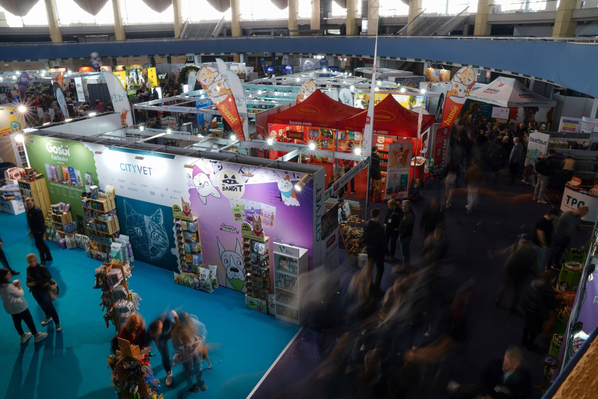 Bucureștiul devine, în acest weekend, centrul atenției iubitorilor de animale de companie prin organizarea celei mai mari expoziții dedicate lor din anul 2026, PetExpo