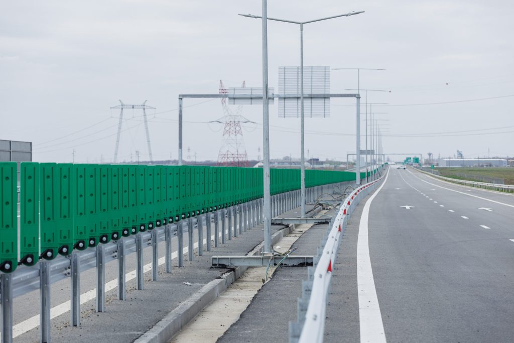 Trafic restricționat pe A2 și Șoseaua Mihai Bravu după incidente ce afectează circulația rutieră din Capitală Circulația rutieră din București și zona de coastă se confruntă astăzi cu restricții majore, cauzate de intervenții tehnice și incidente neprevăzute care pun în pericol siguranța participanților la trafic