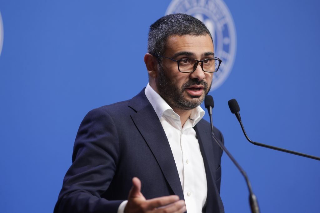 Ministerul Muncii atrage atenția asupra reducerii alocărilor bugetare: un pas înapoi pentru măsurile de sprijin social Bugetul propus pentru Ministerul Muncii în anul 2023 stârnește îngrijorare printre oficialii din domeniu, aceștia semnalând faptul că alocările sunt insuficiente pentru a susține necesarul real de implementare a măsurilor sociale