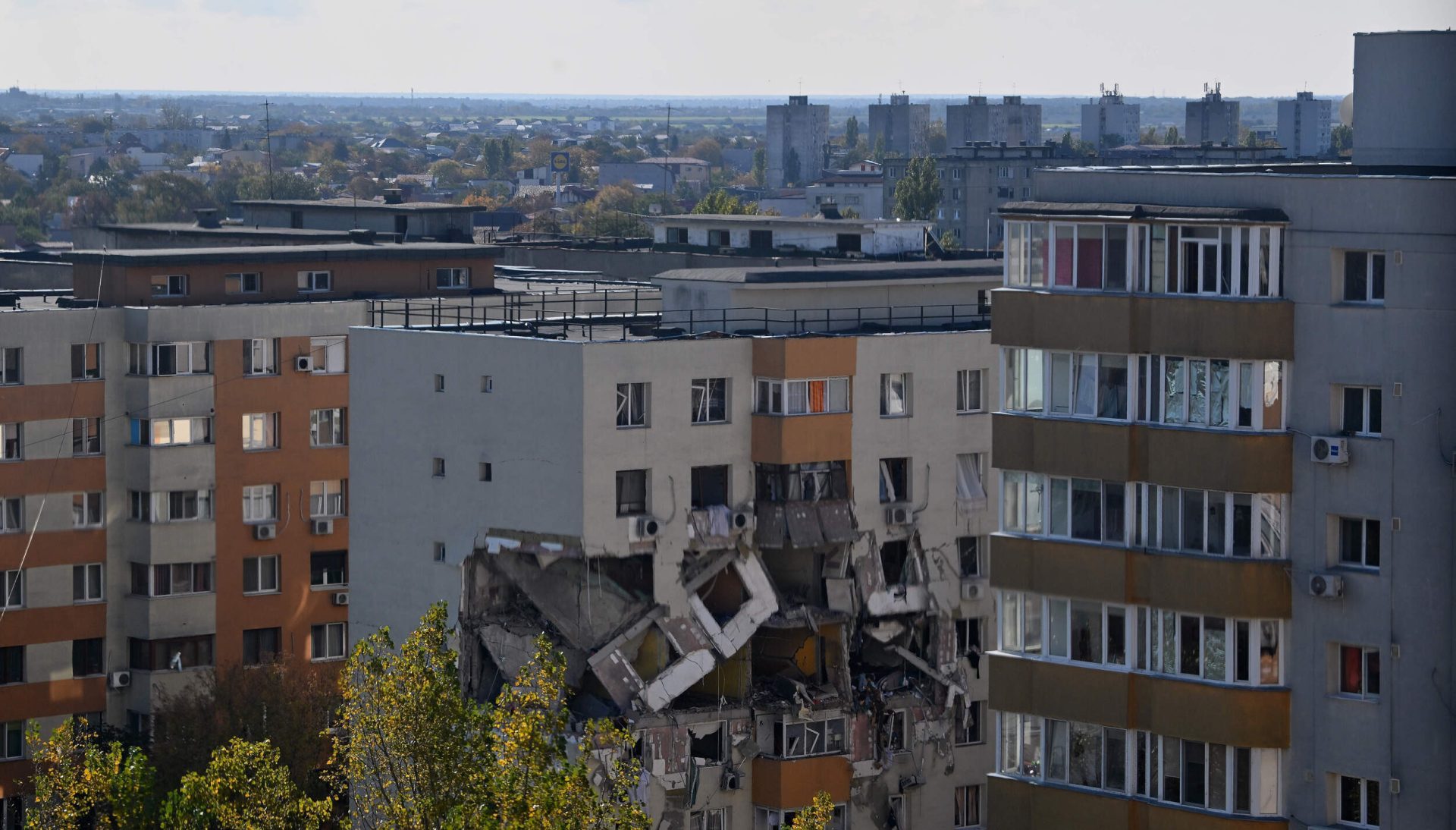 Primăria Capitalei se află în fața unei situații delicate legate de blocul din Rahova, afectat grav de explozia din octombrie 2025