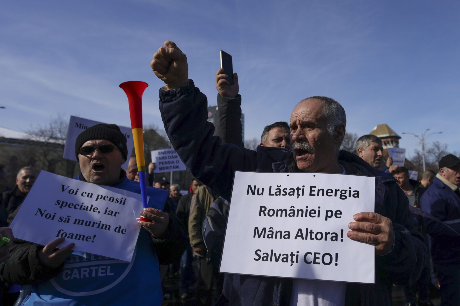 Minerii din Complexul Energetic Oltenia pregătesc un protest la București în data de 24 martie, în Piața Victoriei, într-o mișcare menită să atragă atenția asupra reducerilor masive de personal și a impactului social al acestora